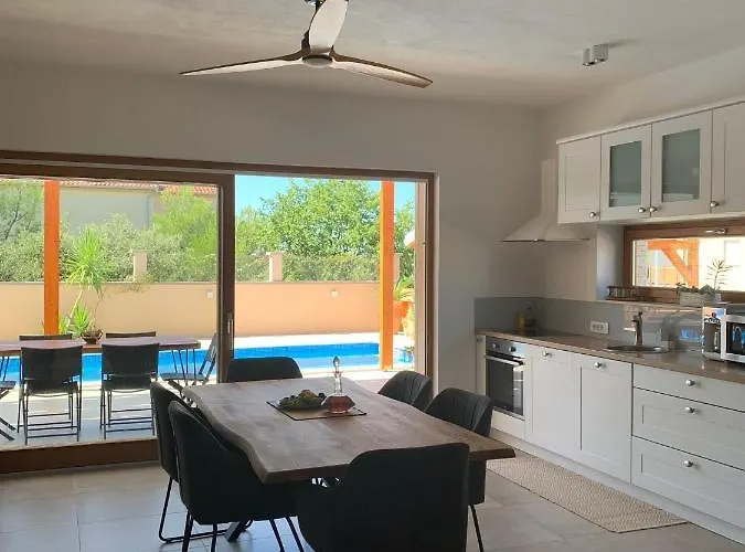 ヴィラ Pine Tree *