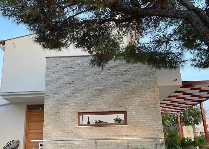 Pine Tree Pakoštane