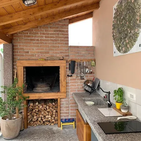 Pine Tree Вилла Пакоштане